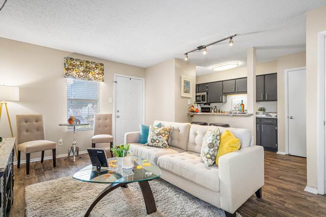 Studio apartment at 701 South Apartments in Mobile, AL